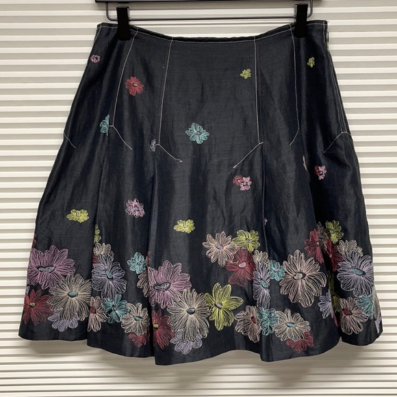 SilkLand Dresses & Skirts - 6 // Silkland Black Floral 100% Linen Skirt